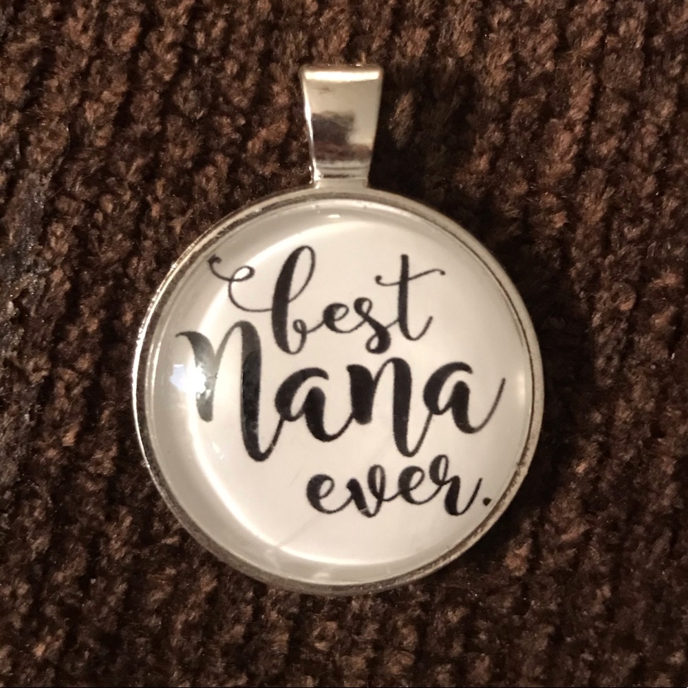 Nana pendant